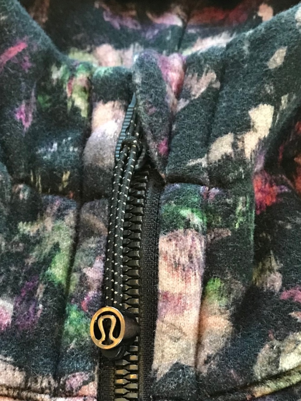 LULULEMON BLACK FLORAL GRUNGE LONG ZIP UP SCUBA HOODIE - Picture 4 of 12